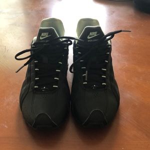 Woman’s Nike shox juniors